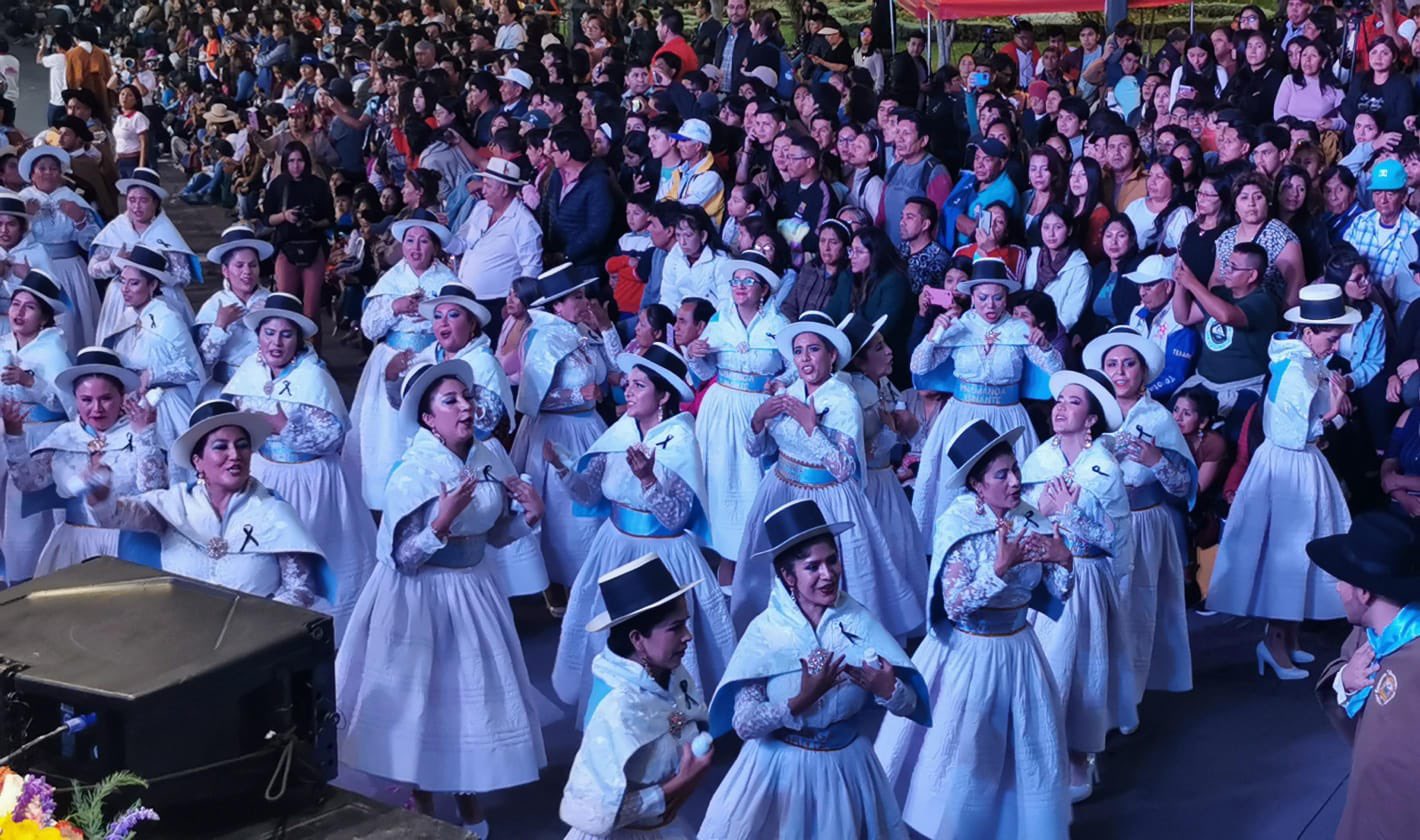 Con impresionante despliegue se presentó el Carnaval Ayacuchano 2024